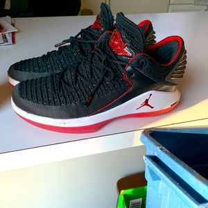 Jordan 32 low, black and red